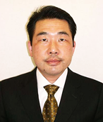 理事　國母英一　写真